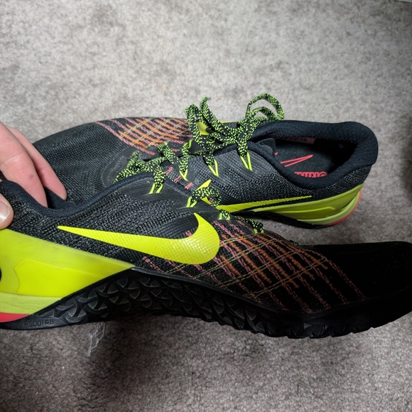 Men's Nike Metcons sz 8.5 - Picture 2 of 4